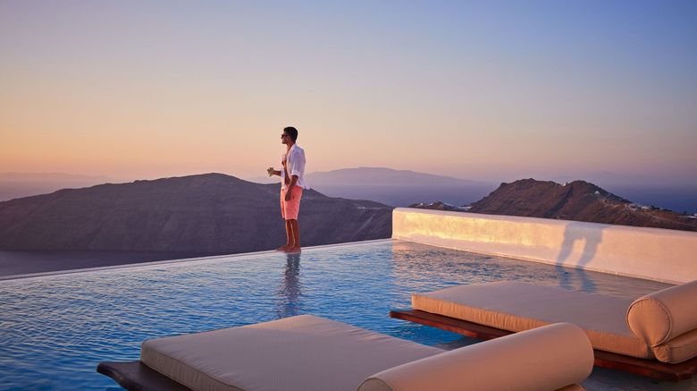 <b>ASTRA Suites Room</b>. Images powered by <a href="https://www.leonardoworldwide.com/" title="Leonardo Worldwide" target="_blank">Leonardo</a>.