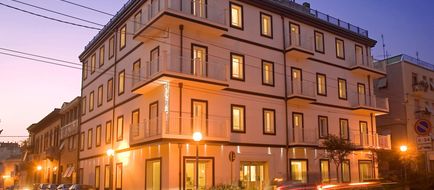 Hotel Card International Exterior