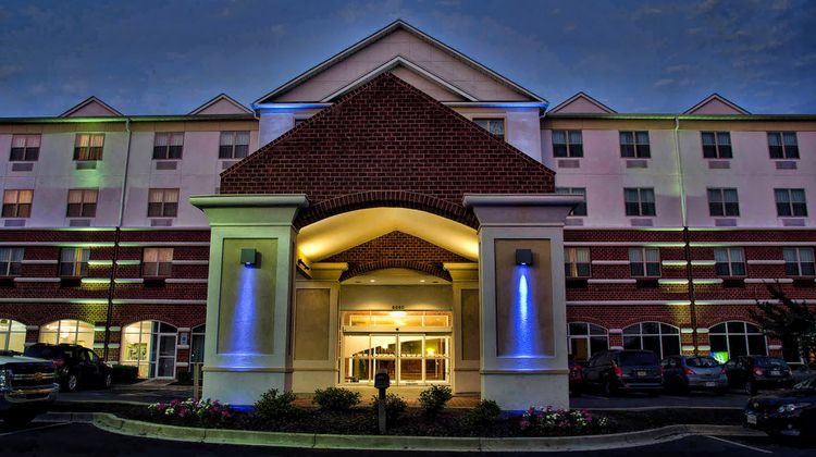 Holiday Inn Express La Plata Exterior