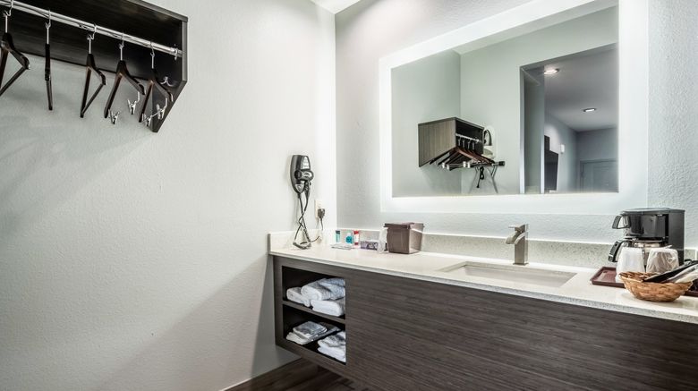 <b>Scottish Inn & Suites, Katy Room</b>. Images powered by <a href="https://www.leonardoworldwide.com/" title="Leonardo Worldwide" target="_blank">Leonardo</a>.
