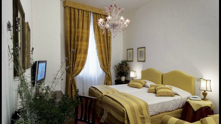 Hotel Columbia Room