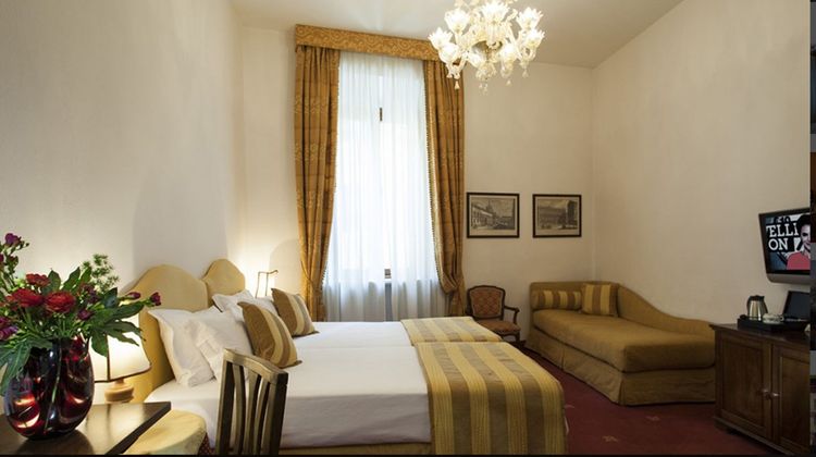 Hotel Columbia Room