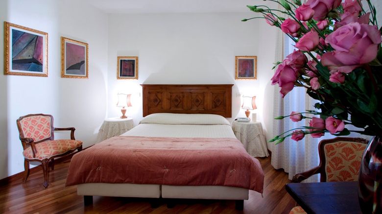 <b>Hotel Columbia Suite</b>. Images powered by <a href="https://www.leonardoworldwide.com/" title="Leonardo Worldwide" target="_blank">Leonardo</a>.