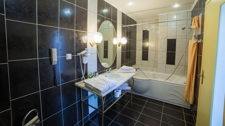 <b>Delphi Art Hotel Room</b>. Images powered by <a href="https://www.leonardoworldwide.com/" title="Leonardo Worldwide" target="_blank">Leonardo</a>.