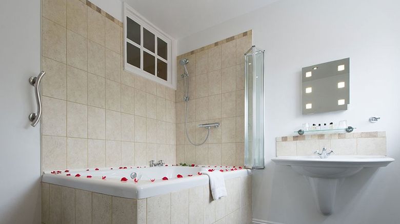 <b>Hadley Park House Hotel Room</b>. Images powered by <a href="https://www.leonardoworldwide.com/" title="Leonardo Worldwide" target="_blank">Leonardo</a>.