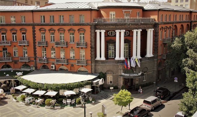 Grand Hotel Yerevan Exterior