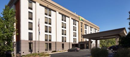Holiday Inn Express Exterior