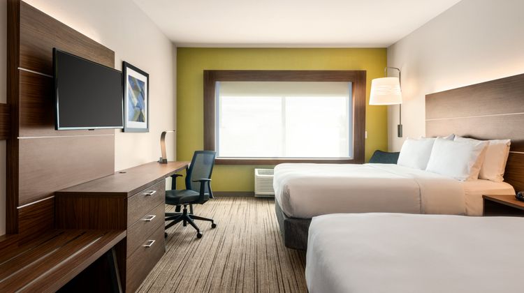 Holiday Inn Express/Suites-Jordan Creek Room
