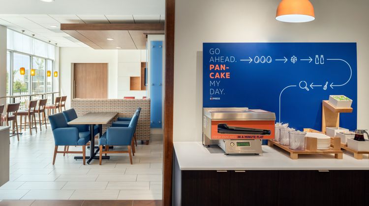 Holiday Inn Express/Suites-Jordan Creek Restaurant