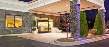Holiday Inn Express & Suites Wendover Exterior