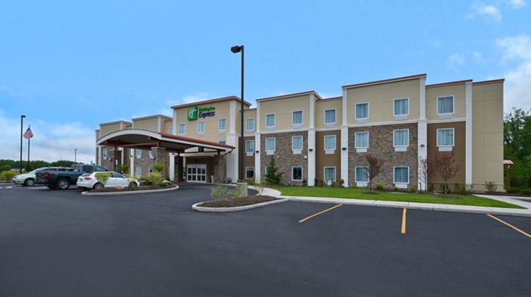 Holiday Inn Express Finger Lakes Exterior