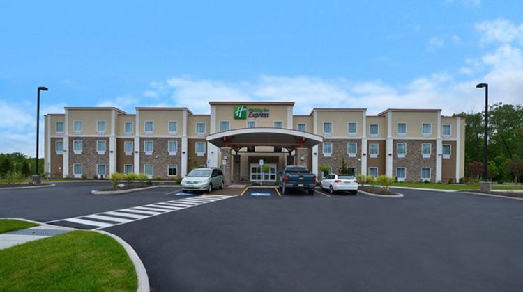 Holiday Inn Express Finger Lakes Exterior