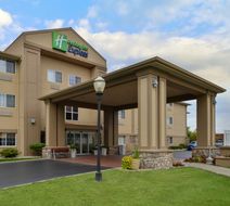 Holiday Inn Express & Suites Exterior
