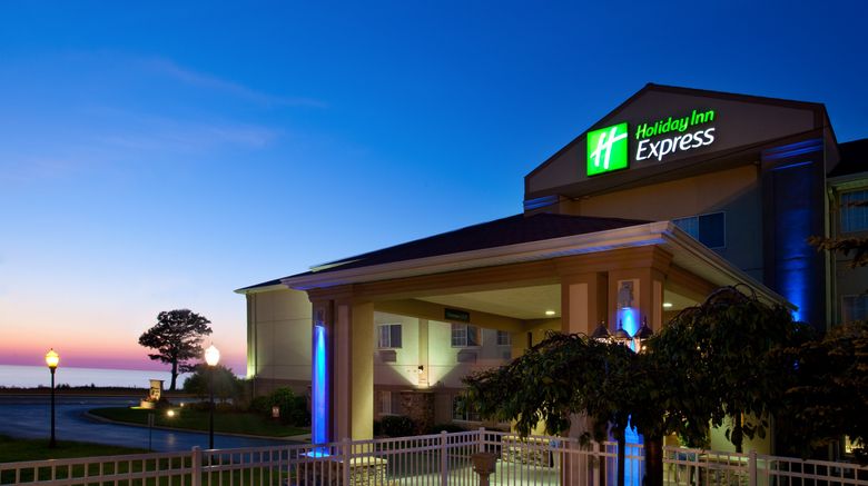 <b>Holiday Inn Express & Suites Exterior</b>. Images powered by <a href="https://www.leonardoworldwide.com/" title="Leonardo Worldwide" target="_blank">Leonardo</a>.