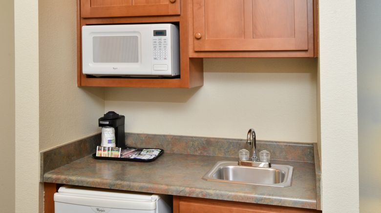 <b>Holiday Inn Express & Suites Room</b>. Images powered by <a href="https://www.leonardoworldwide.com/" title="Leonardo Worldwide" target="_blank">Leonardo</a>.