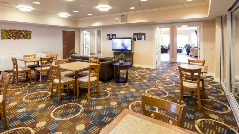 <b>Holiday Inn Express & Suites Lobby</b>. Images powered by <a href="https://www.leonardoworldwide.com/" title="Leonardo Worldwide" target="_blank">Leonardo</a>.