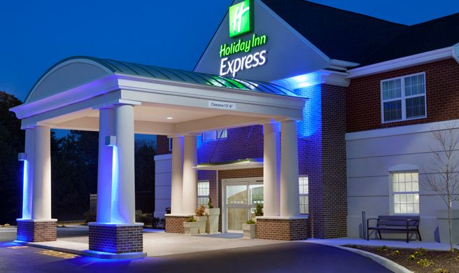Holiday Inn Express Williamsburg North Exterior