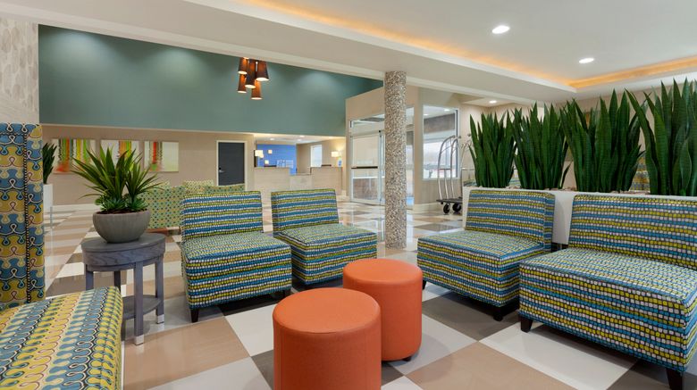 <b>Holiday Inn Express Williamsburg North Lobby</b>. Images powered by <a href="https://www.leonardoworldwide.com/" title="Leonardo Worldwide" target="_blank">Leonardo</a>.