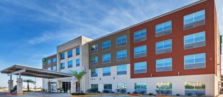 Holiday Inn Express & Suites Brenham Exterior