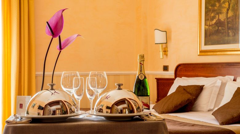 <b>Oxford Hotel Restaurant</b>. Images powered by <a href="https://www.leonardoworldwide.com/" title="Leonardo Worldwide" target="_blank">Leonardo</a>.