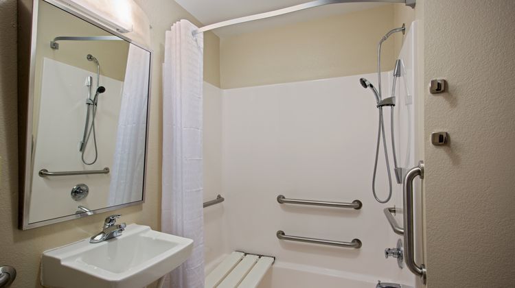 Candlewood Suites Indianapolis NW Room