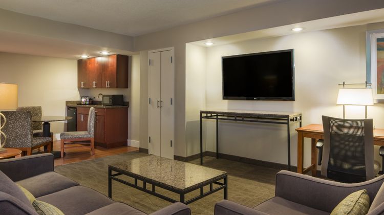 Holiday Inn Columbia East-Jessup Suite
