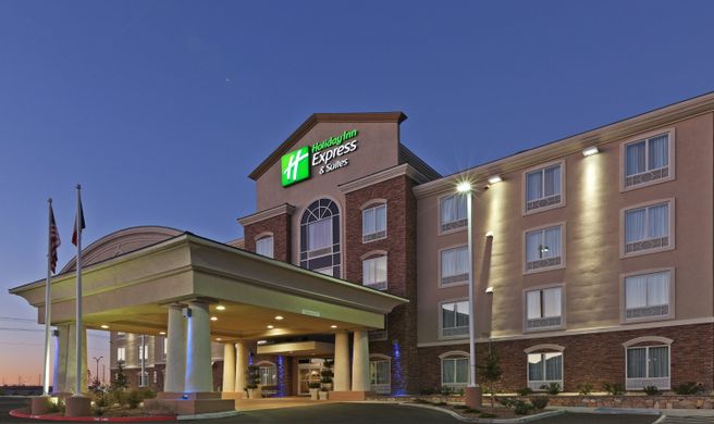 Holiday Inn Express Hotel & Suites Exterior