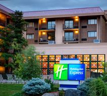 Holiday Inn Express Exterior