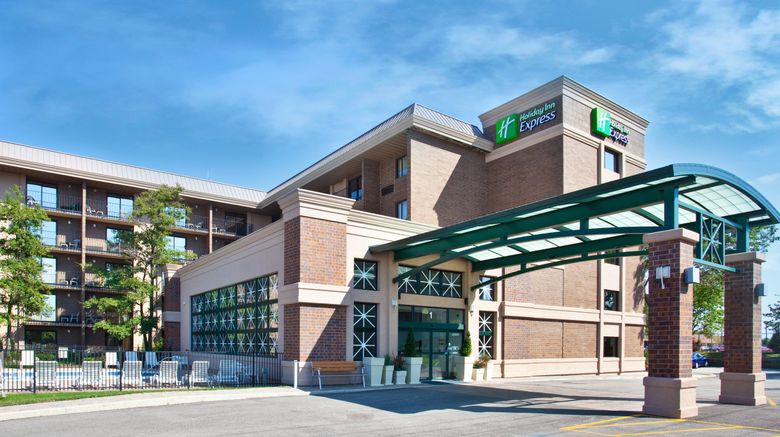 <b>Holiday Inn Express Exterior</b>. Images powered by <a href="https://www.leonardoworldwide.com/" title="Leonardo Worldwide" target="_blank">Leonardo</a>.