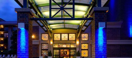 Holiday Inn Express Exterior