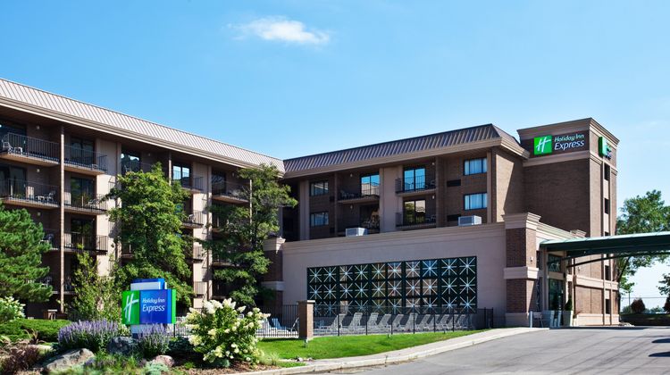Holiday Inn Express Exterior