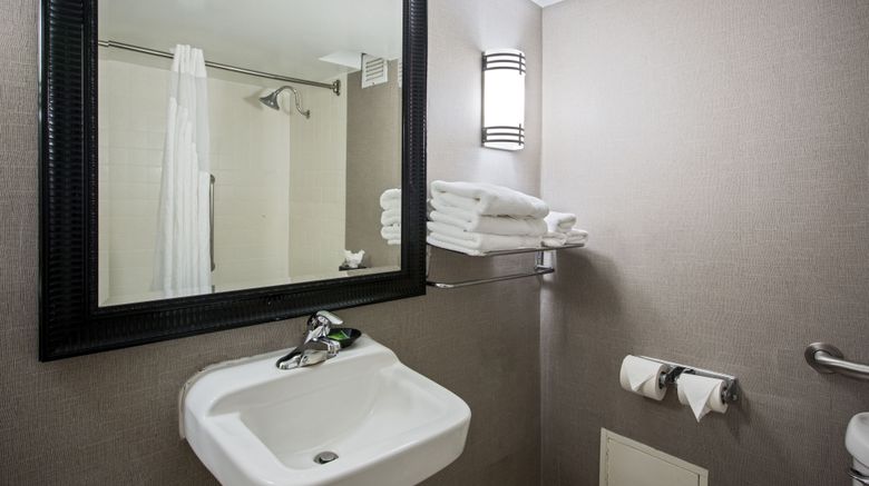 <b>Holiday Inn Express Room</b>. Images powered by <a href="https://www.leonardoworldwide.com/" title="Leonardo Worldwide" target="_blank">Leonardo</a>.