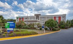Holiday Inn Express DC East- Andrews AFB