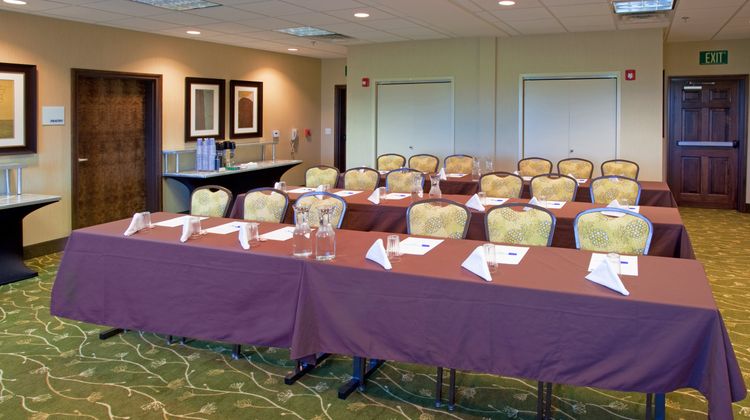 Holiday Inn Express Hotel & Suites Meeting