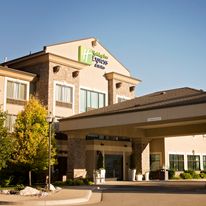 Holiday Inn Express Hotel & Suites