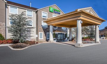 Holiday Inn Express Knoxville Airport