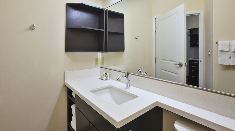 <b>Candlewood Suites Morgantown Univ of WV Room</b>. Images powered by <a href="https://www.leonardoworldwide.com/" title="Leonardo Worldwide" target="_blank">Leonardo</a>.