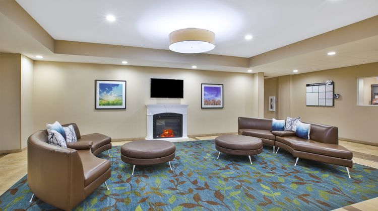 Candlewood Suites Morgantown Univ of WV Lobby