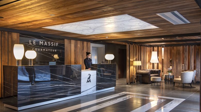 <b>Le Massif Hotel Exterior</b>. Images powered by <a href="https://www.leonardoworldwide.com/" title="Leonardo Worldwide" target="_blank">Leonardo</a>.