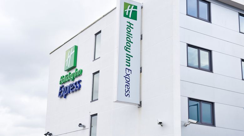 <b>Holiday Inn Express Manchester Airport Exterior</b>. Images powered by <a href="https://www.leonardoworldwide.com/" title="Leonardo Worldwide" target="_blank">Leonardo</a>.
