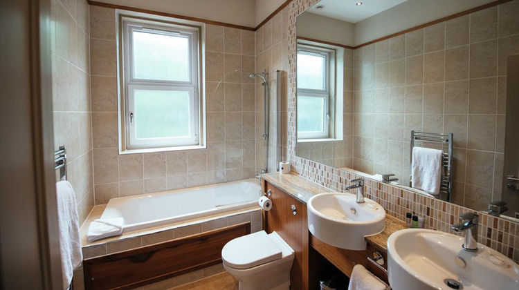 Lynnhurst Hotel Room