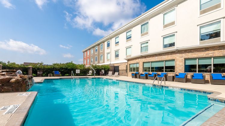 Holiday Inn Express Hotel & Suites Pool