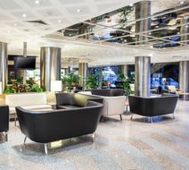 Holiday Inn Lisbon Continental Lobby