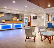 Holiday Inn Express Hotel & Suites Lobby
