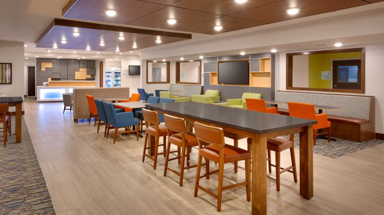 <b>Holiday Inn Express Hotel & Suites Lobby</b>. Images powered by <a href="https://www.leonardoworldwide.com/" title="Leonardo Worldwide" target="_blank">Leonardo</a>.