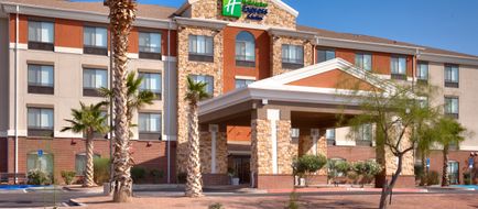 Holiday Inn Express Hotel & Suites Exterior