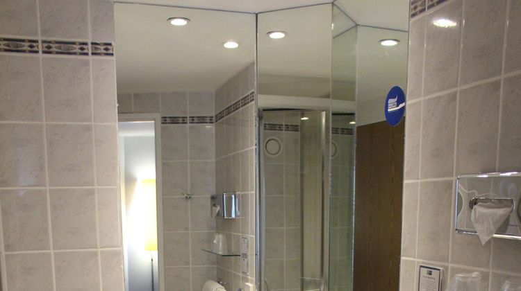 Holiday Inn Express Croydon Room