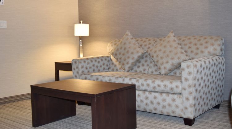 Holiday Inn Express Golden Hwy 1 Room