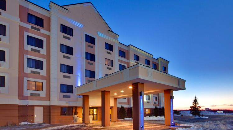 Holiday Inn Express Exterior