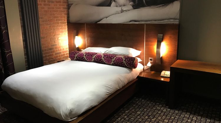 Rutland Hotel Room